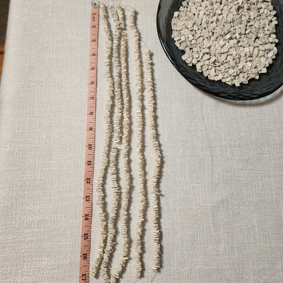 Bead Litub Shell Natural White Medium Chip Entire Lot Loose Chips and Strands - Picture 3 of 6